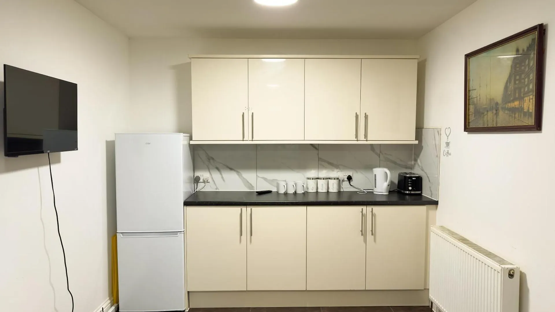 Heathrow Lodge Bnb Harmondsworth Bed & Breakfast