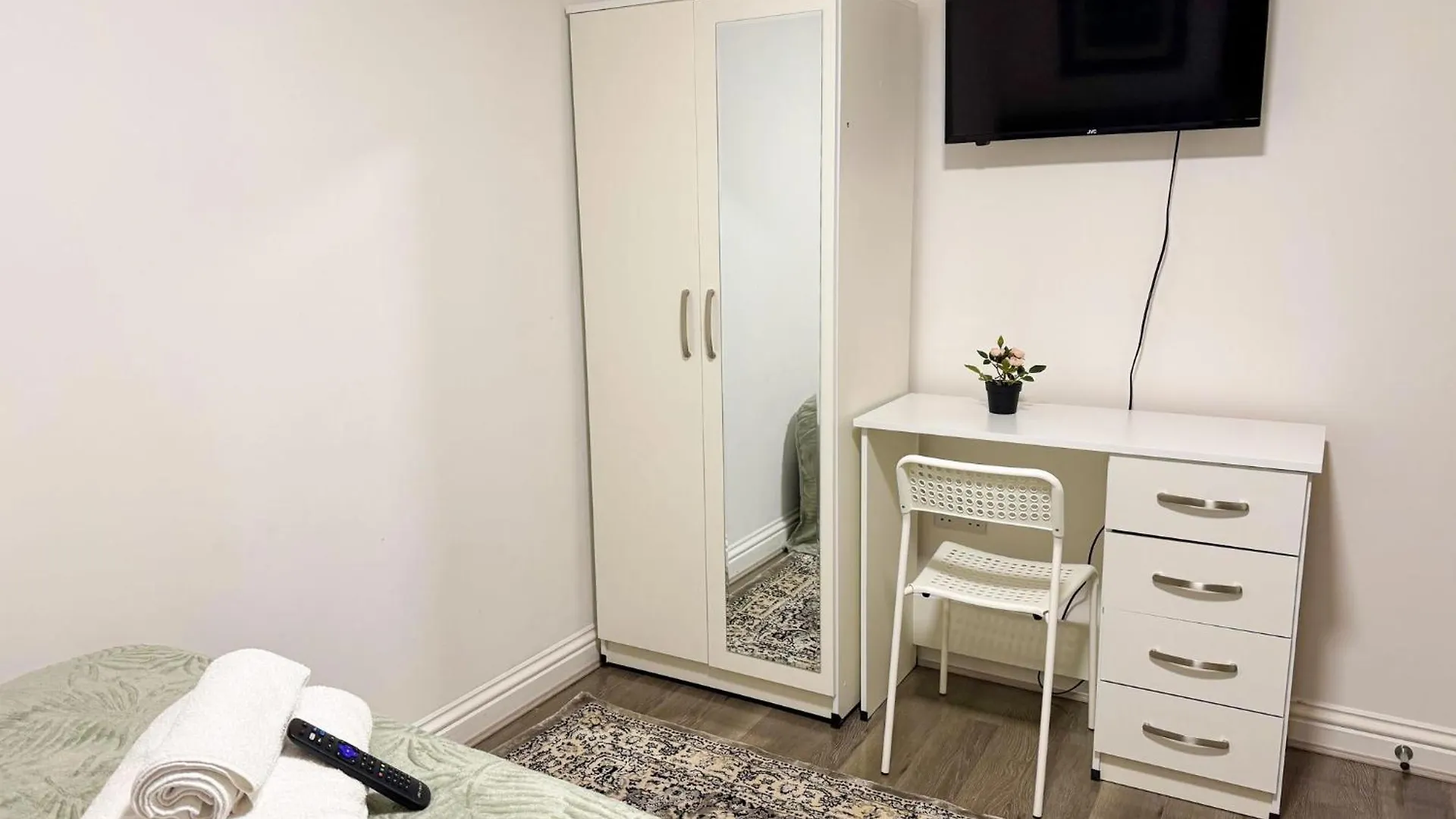 Heathrow Lodge Bnb Harmondsworth